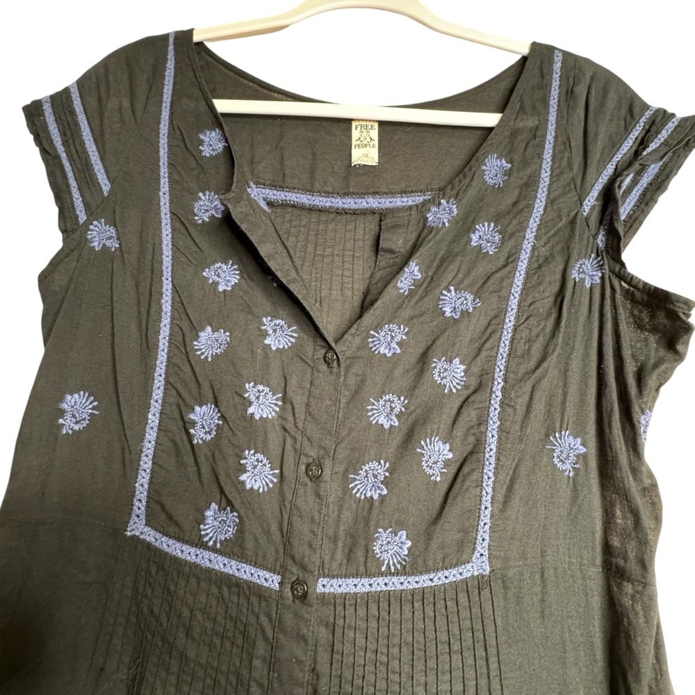 Free People Black Blue Embroidered Ruffle Dress Cotton Lightweight Size 10 H15 - Picture 5 of 8